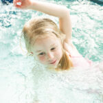Spielschwimmen ist Spaß pur für Eltern mit ihren 1 bis 2 jährigen Kindern.